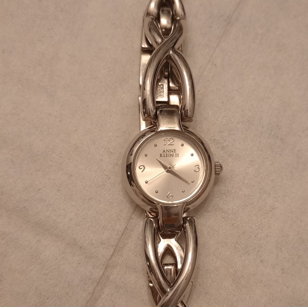 Anne Kline Woman's Quartz Watch
